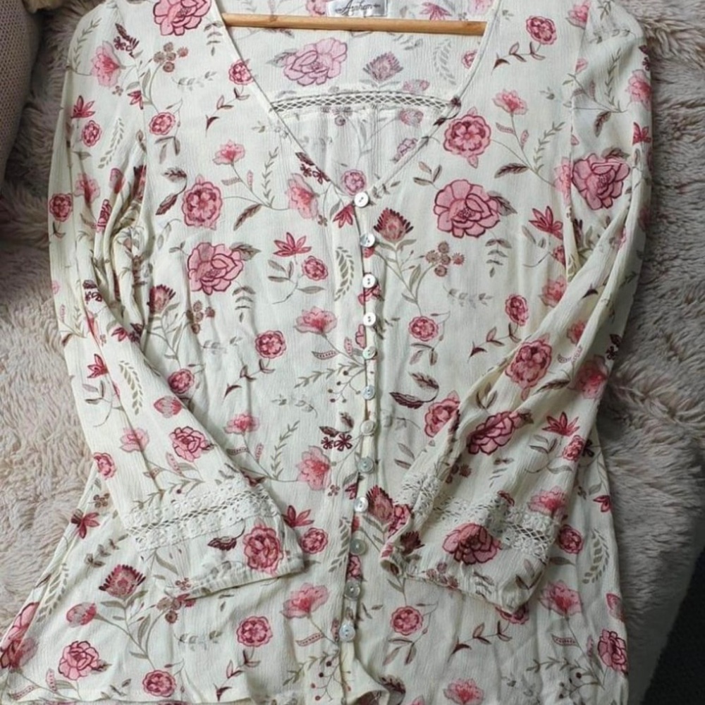 Arnhem white and pink floral blouse